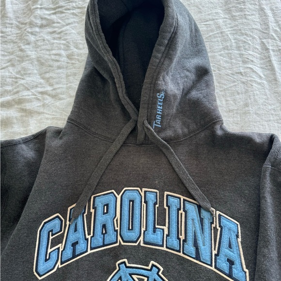 University of North Carolina Tarheels Hooded Sweatshirt - Picture 2 of 7